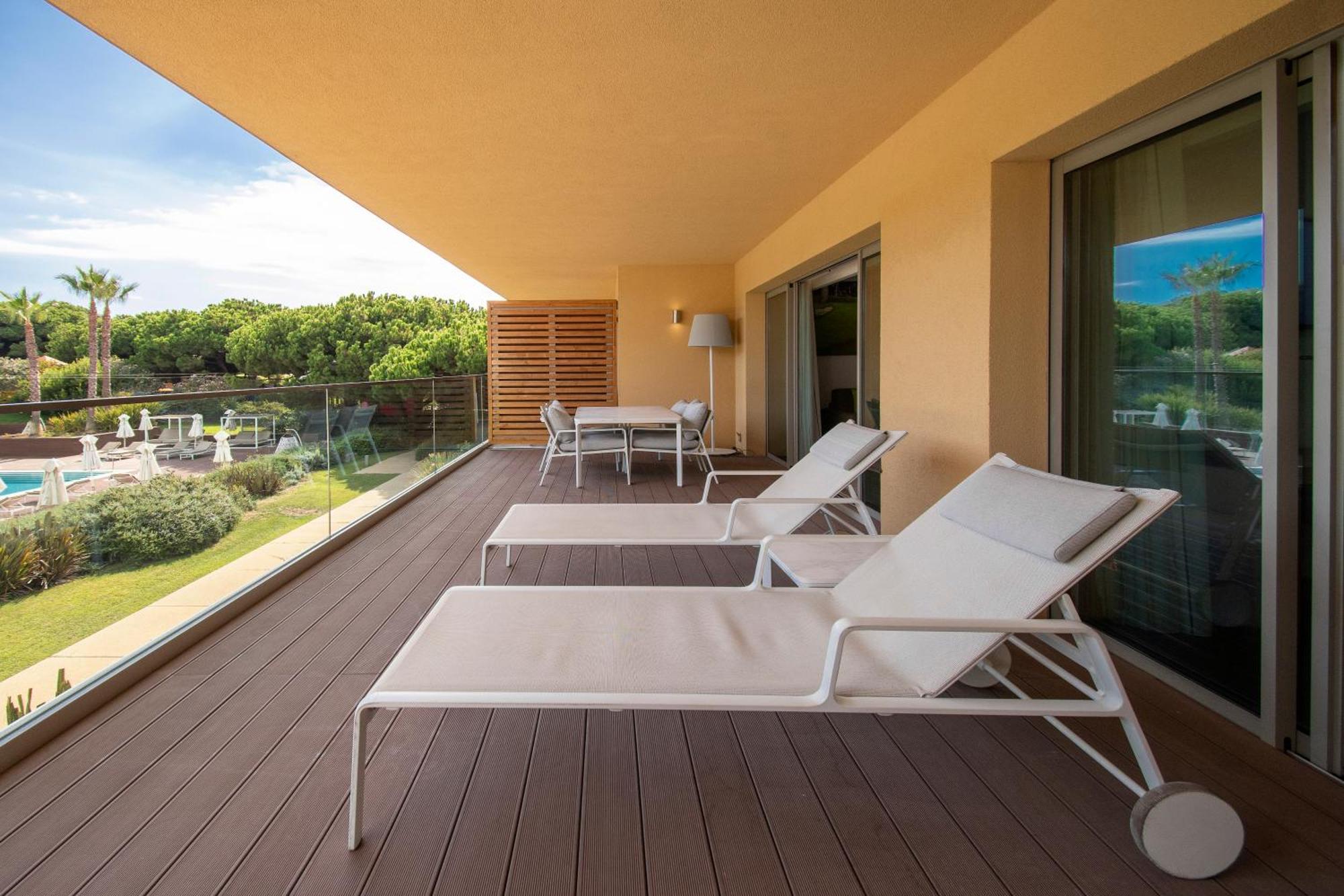 Epic Sana Algarve Hotel Albufeira Phòng bức ảnh A balcony at the hotel